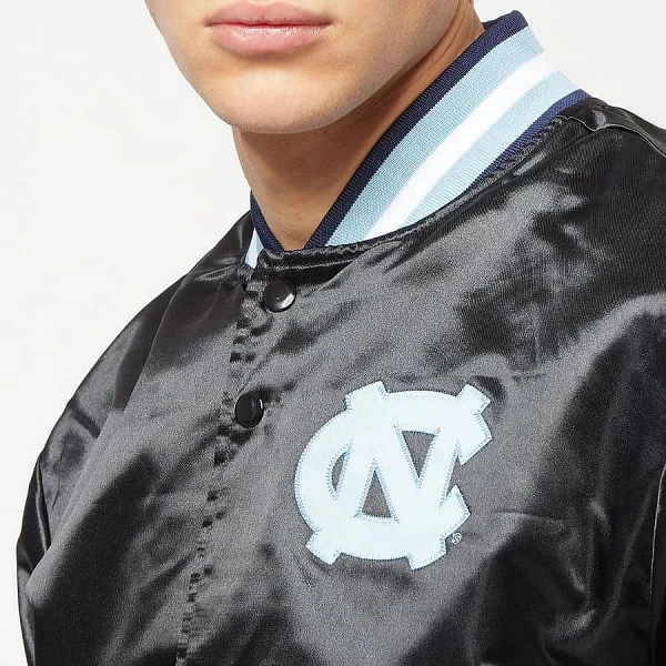 CHAQUETA MITCHELL AND NESS NORTH CAROLINA "NCAA SATIN JACKET"