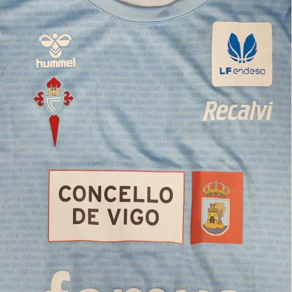 Camiseta baloncesto Celta de Vigo Femxa Recalvi Liga Femenina Endesa detalle frontal